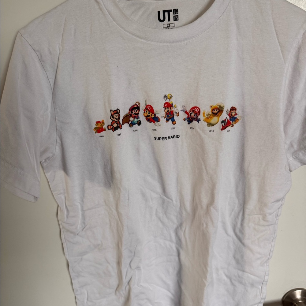 Uniqlo UT Super Mario Nintendo Graphic Print Men's XS White Short Sleeve T-Shirt